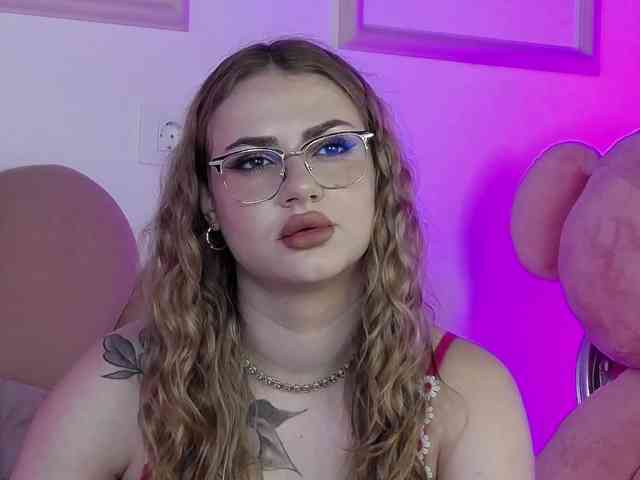 AbbyWhite webcam