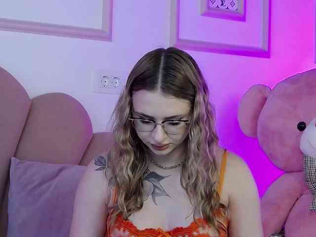 AbbyWhite webcam