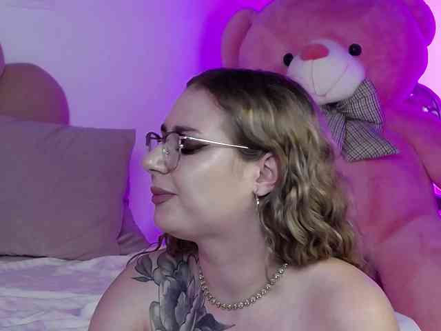 AbbyWhite webcam