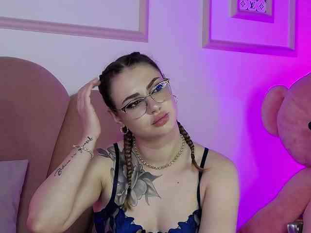 AbbyWhite webcam