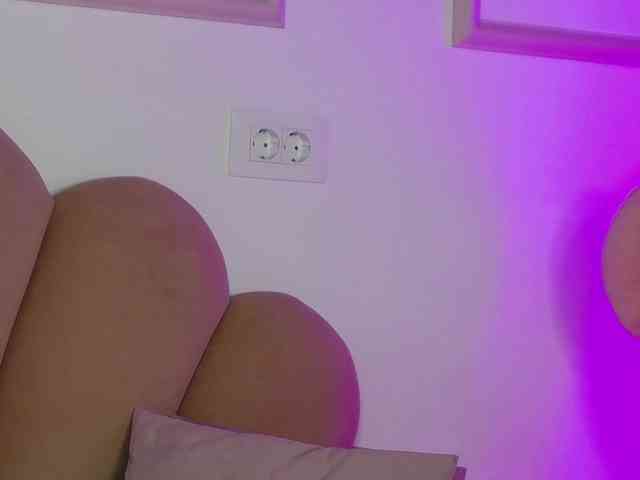 AbbyWhite webcam