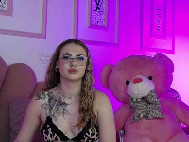 AbbyWhite webcam