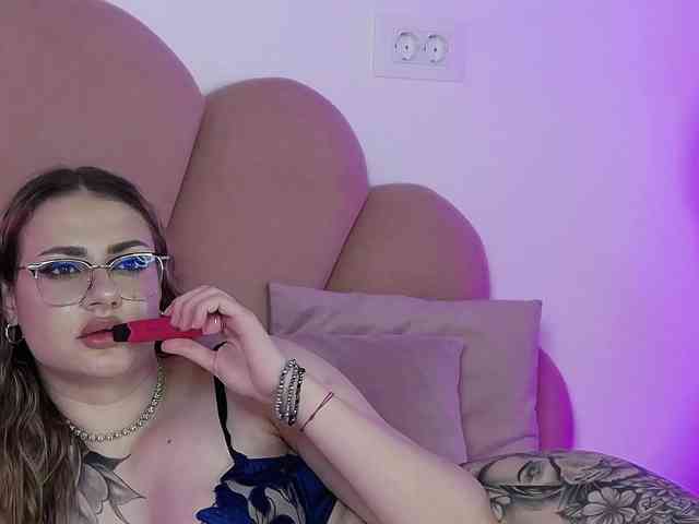 AbbyWhite webcam