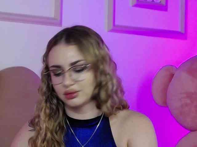 AbbyWhite webcam