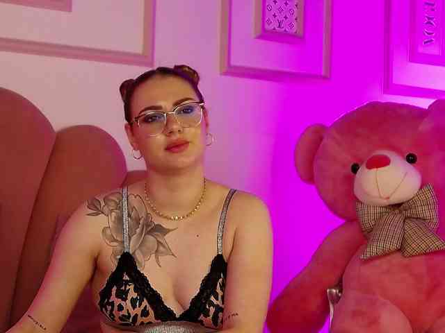 AbbyWhite webcam