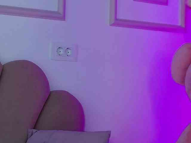 AbbyWhite webcam