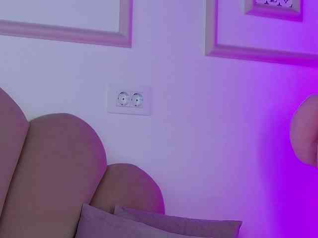 AbbyWhite webcam