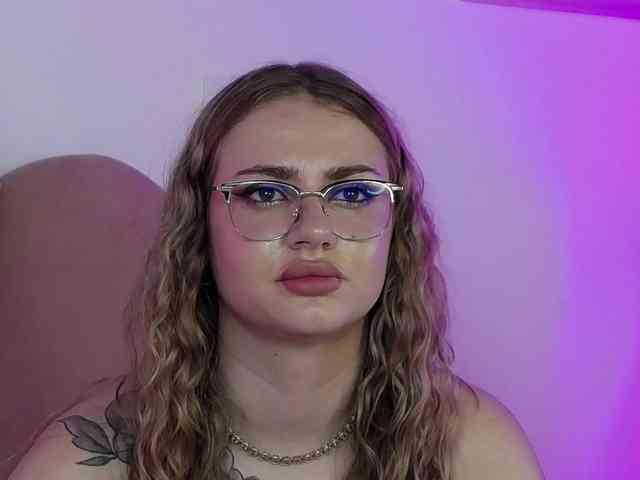 AbbyWhite webcam
