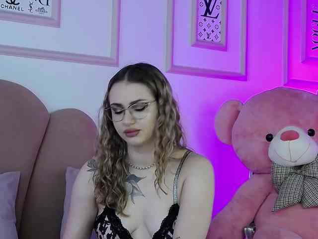 AbbyWhite webcam