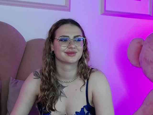 AbbyWhite webcam