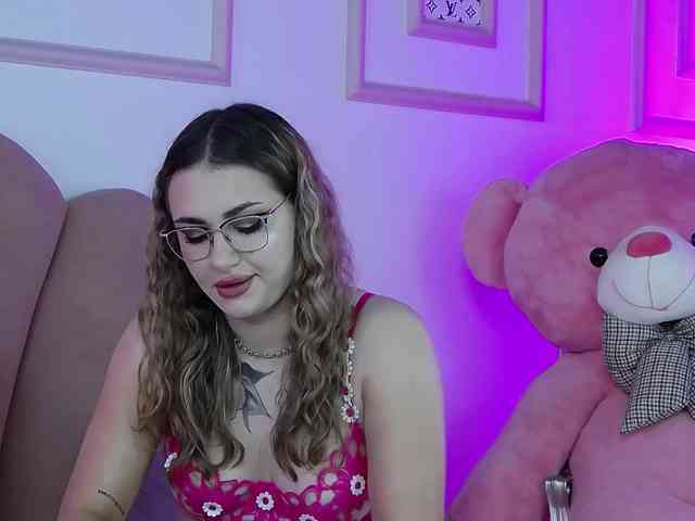 AbbyWhite webcam
