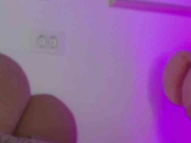 AbbyWhite webcam
