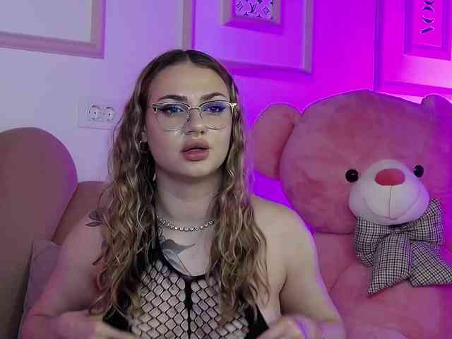 AbbyWhite webcam