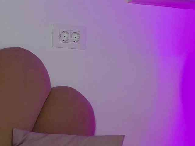 AbbyWhite webcam