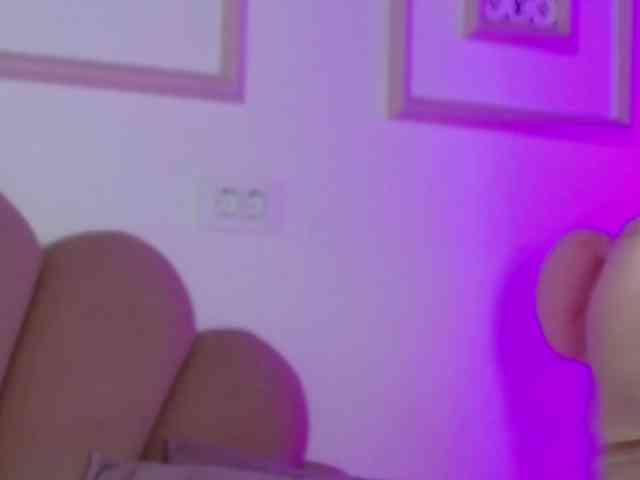 AbbyWhite webcam