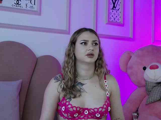 AbbyWhite webcam