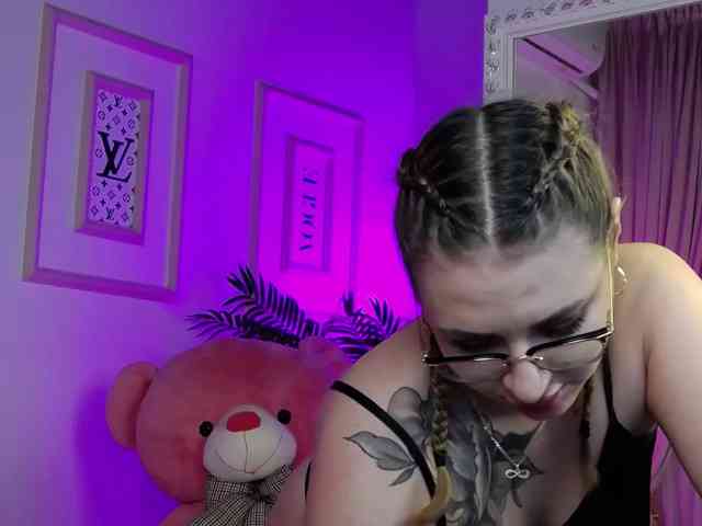 AbbyWhite webcam
