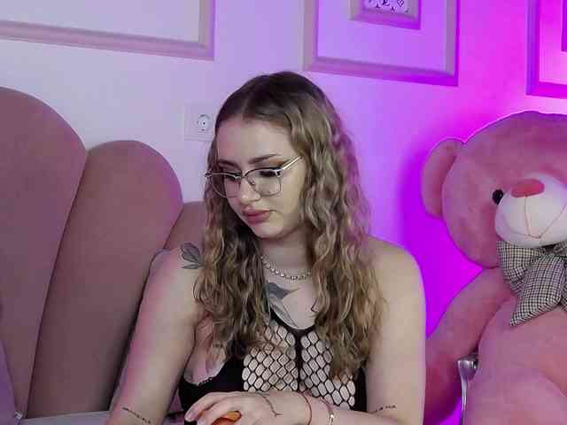 AbbyWhite webcam