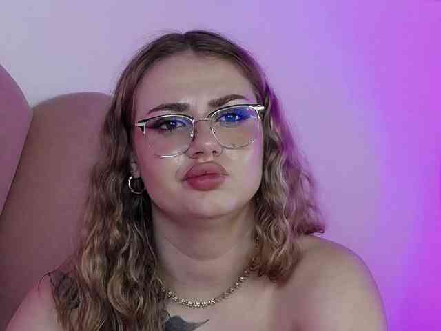 AbbyWhite webcam