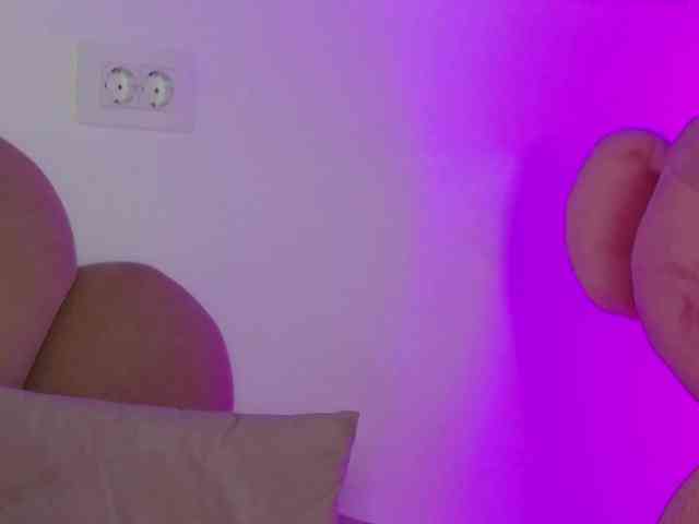 AbbyWhite webcam