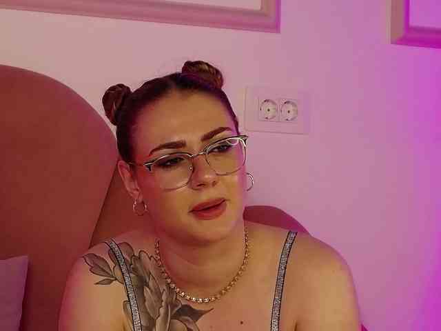 AbbyWhite webcam