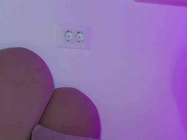 AbbyWhite webcam