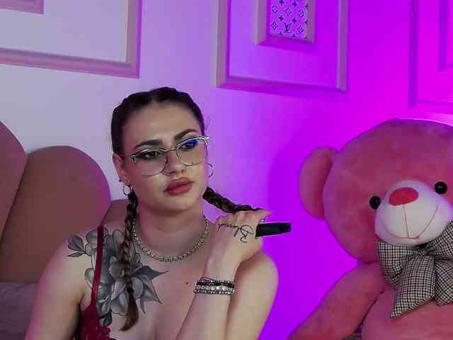 AbbyWhite webcam