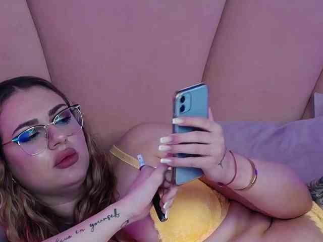 AbbyWhite webcam