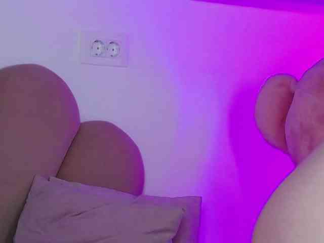 AbbyWhite webcam