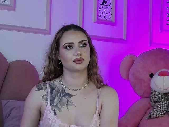 AbbyWhite webcam