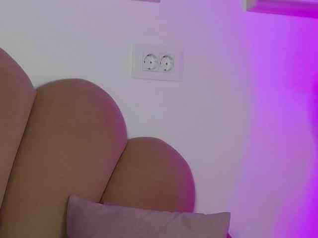 AbbyWhite webcam