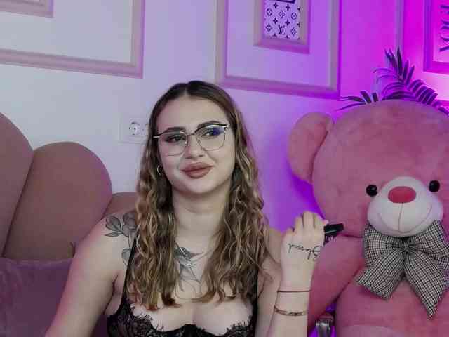 AbbyWhite webcam