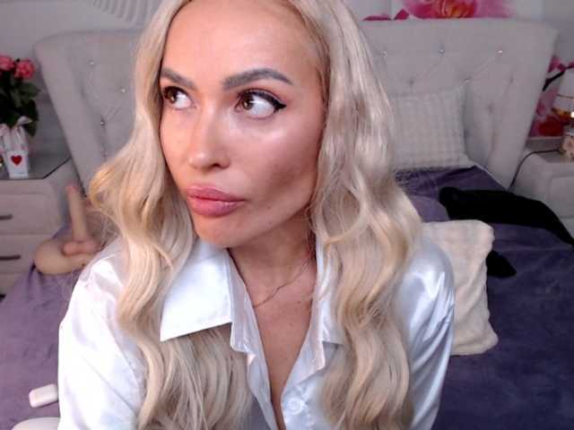 HottieSweetBritney live cam on BongaCams