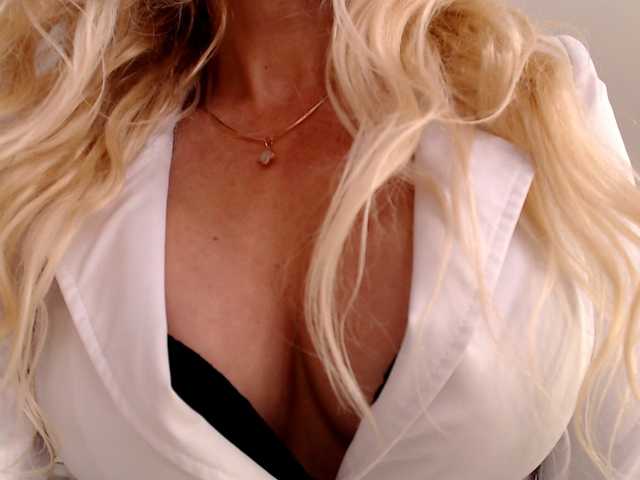 RhaenyraTargaryen live cam preview