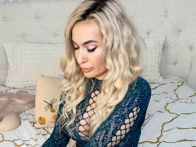 HottieSweetBritney live cam on BongaCams