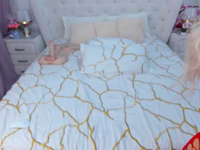 HottieSweetBritney's BongaCams show and profile