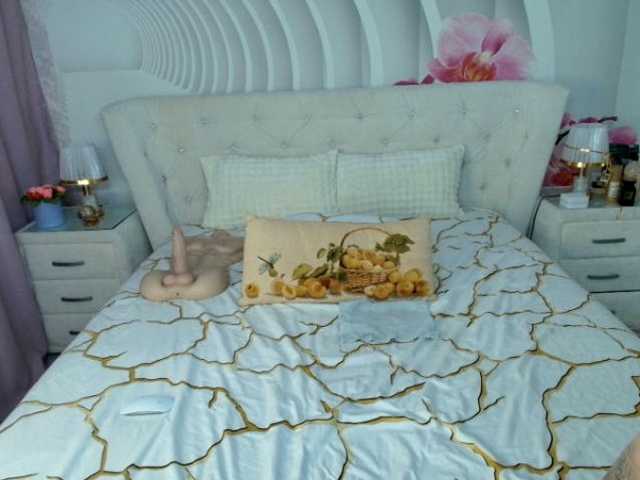 HottieSweetBritney live cam on BongaCams