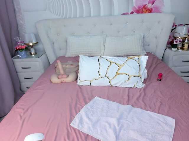 HottieSweetBritney's BongaCams show and profile