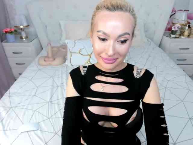 هذا النموذج مباشر الآن. HottieSweetBritney