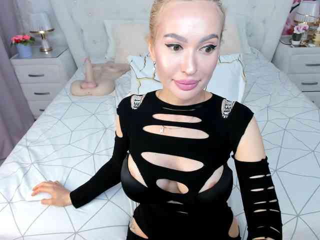 이 모델은 현재 라이브 중입니다. HottieSweetBritney