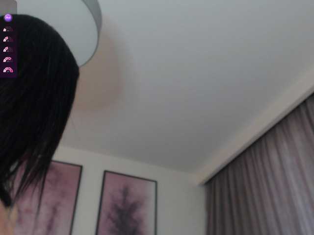 reinakylie live cam on UnifiedCams