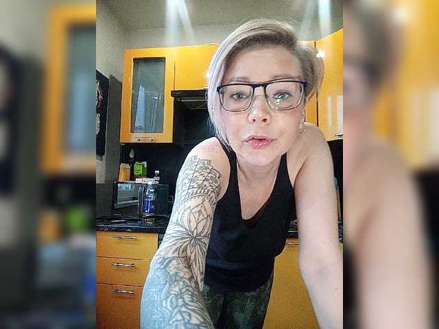 TilyTily Live Cam on BongaCams