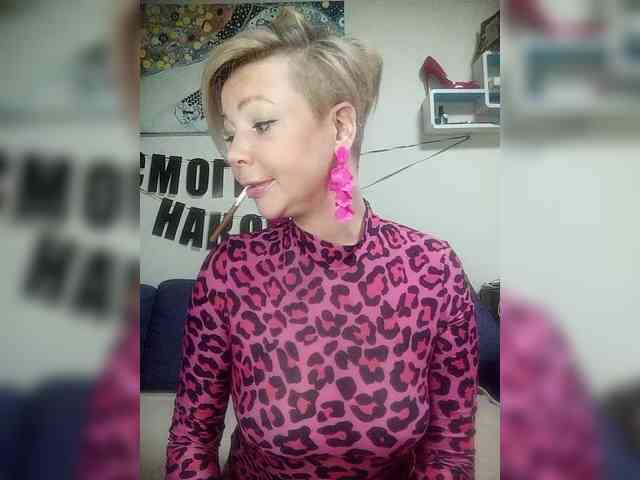 TilyTily webcam