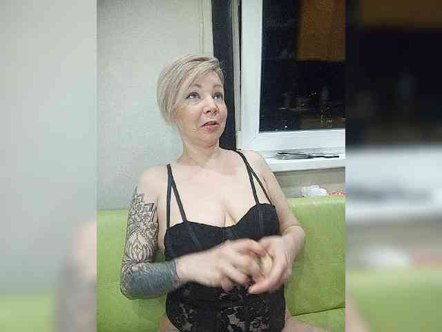 TilyTily webcam