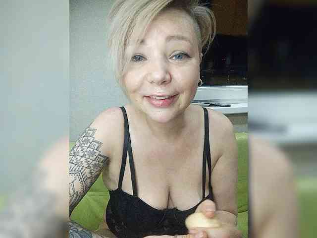 TilyTily webcam