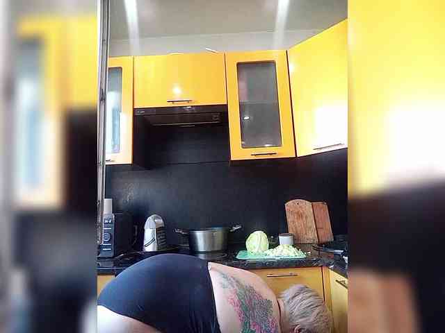 TilyTily webcam