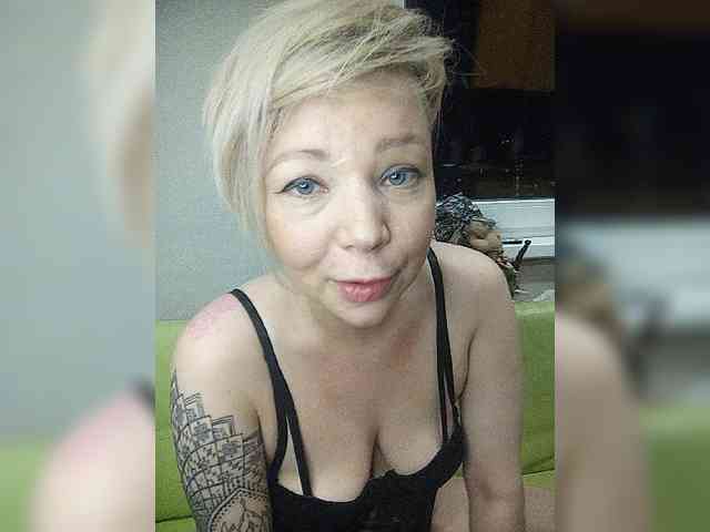 TilyTily webcam