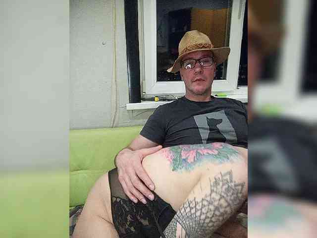 TilyTily webcam