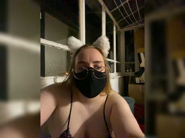 Donut-red live webcam show