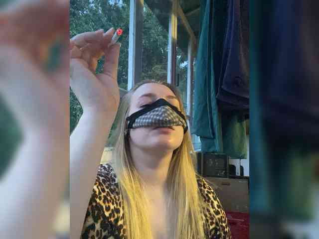 Donut-red webcam